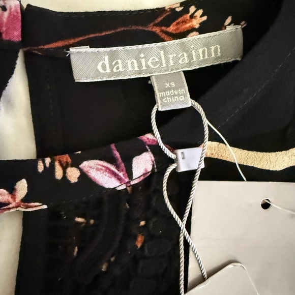 Daniel Rainn Black Blouse with Pink Floral Design - NWT - XS - Picture 3 of 8